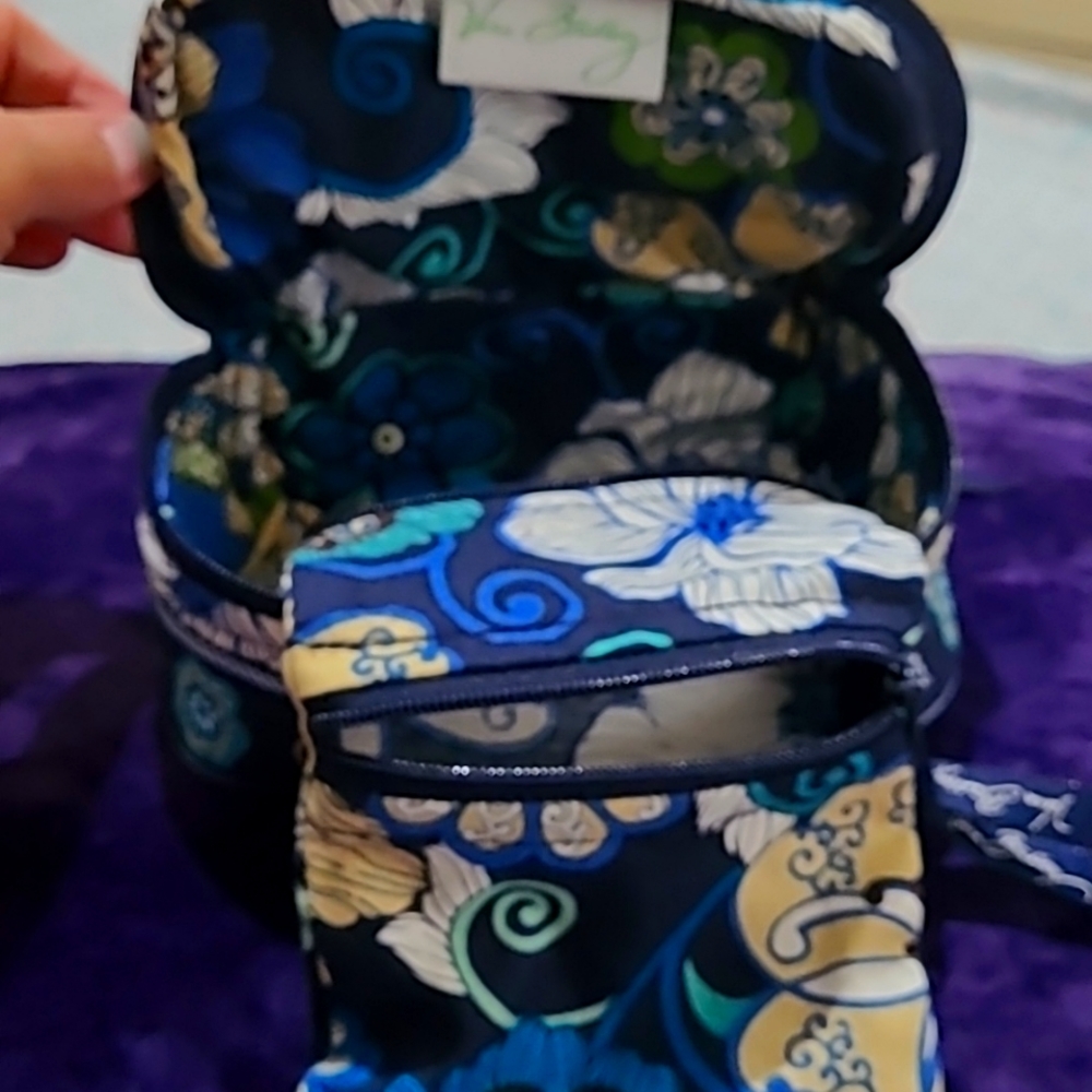 Vera Bradley small cosmetic//available//Jewlery Bag